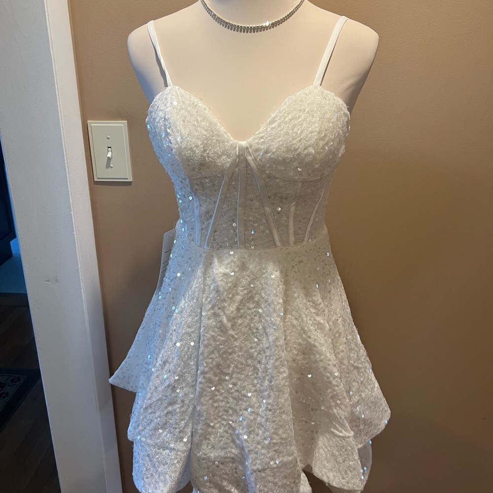 Elegant White Mini Dress